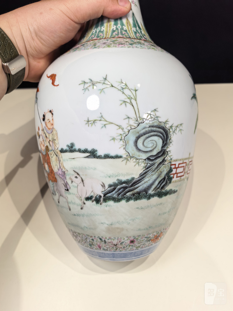 民国 粉彩婴戏图瓶 - 图9